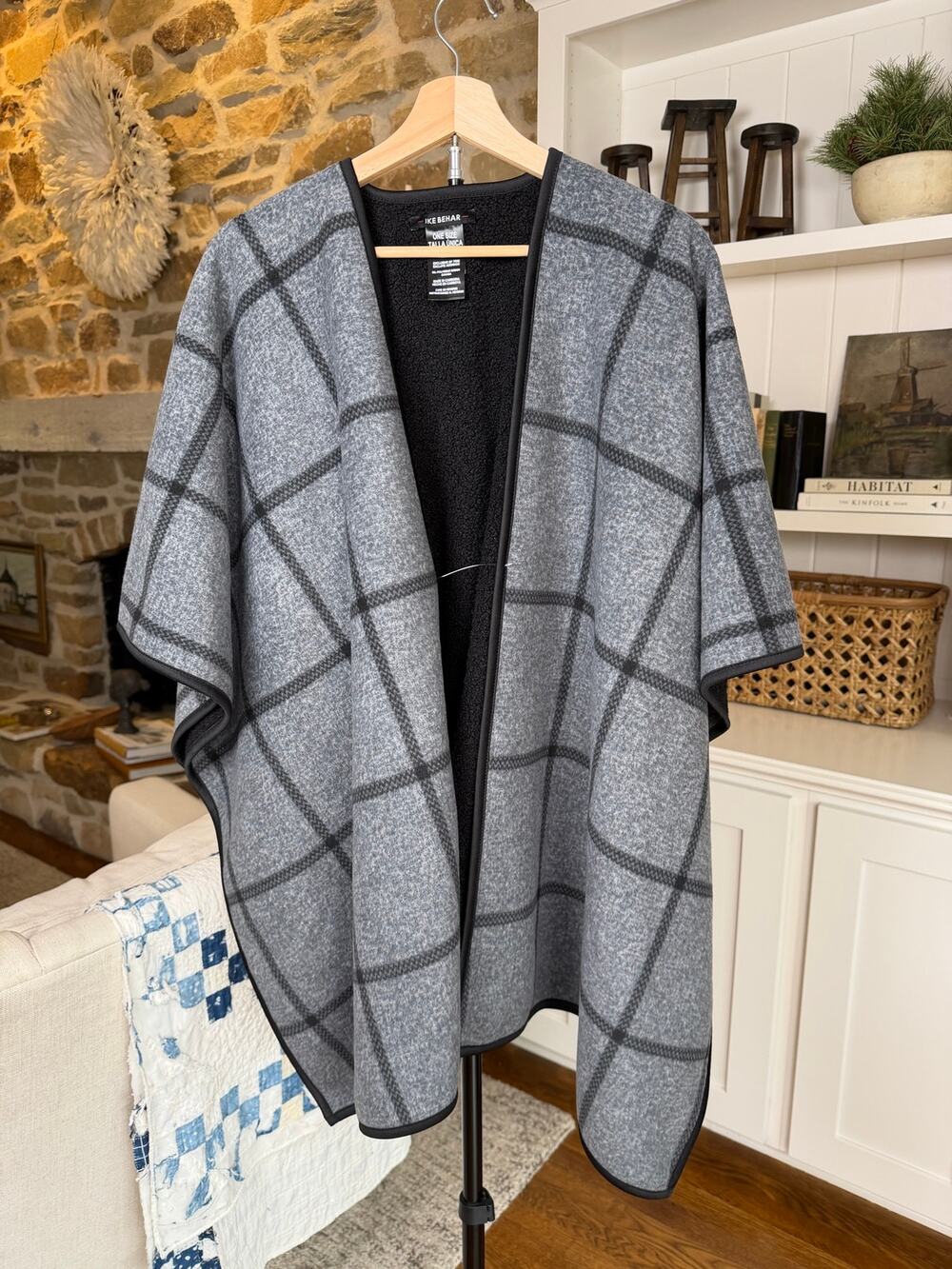 🩶🧣 Ike Behar Sherpa Lined Plaid Poncho Wrap | One Size | Gray